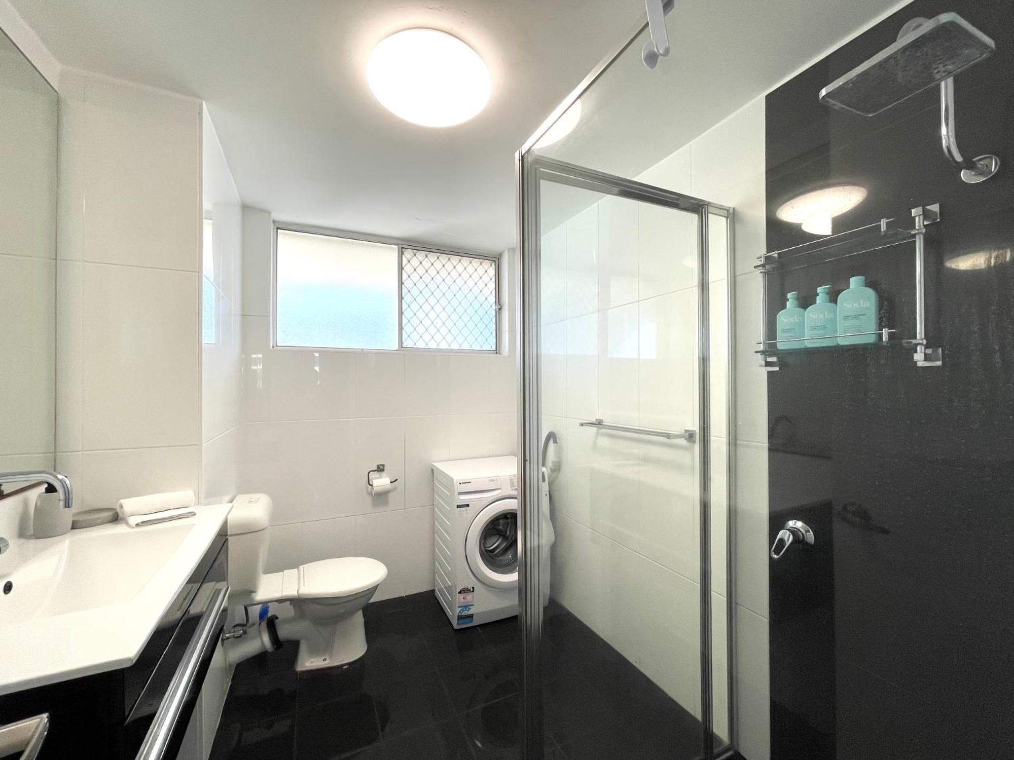 Surfers Beachfront Family Retreat Gold Coast